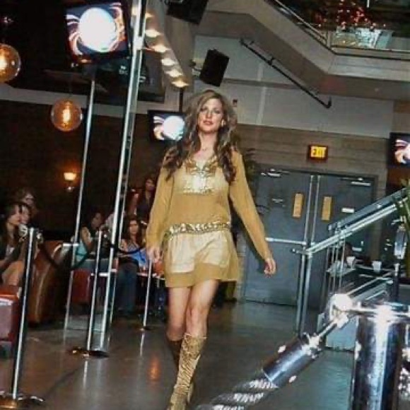 Designer Boots - Picture 10 of 15